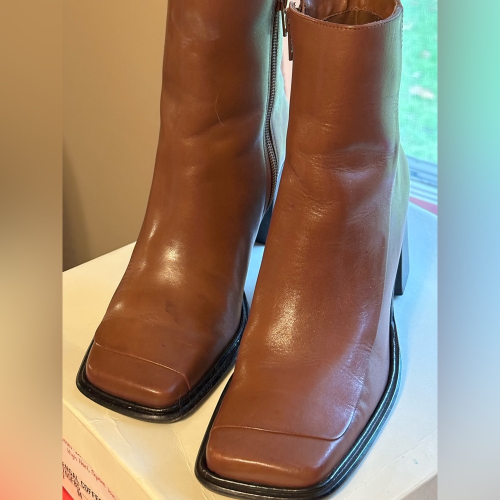 Naturalizer Elegant Brown Leather Ankle Boots